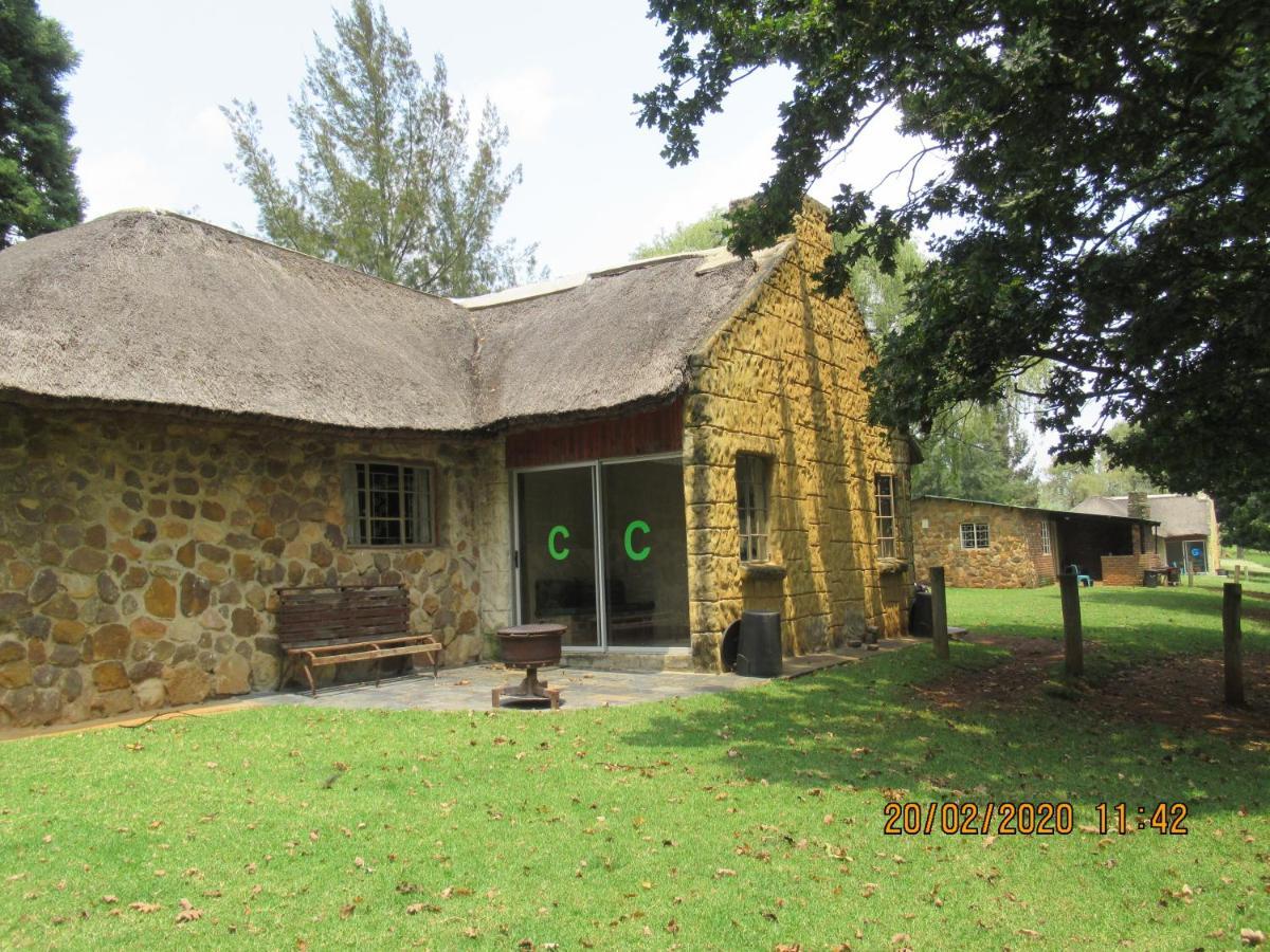 Gasthaus Elandskloof Trout Farm Dullstroom Exterior foto